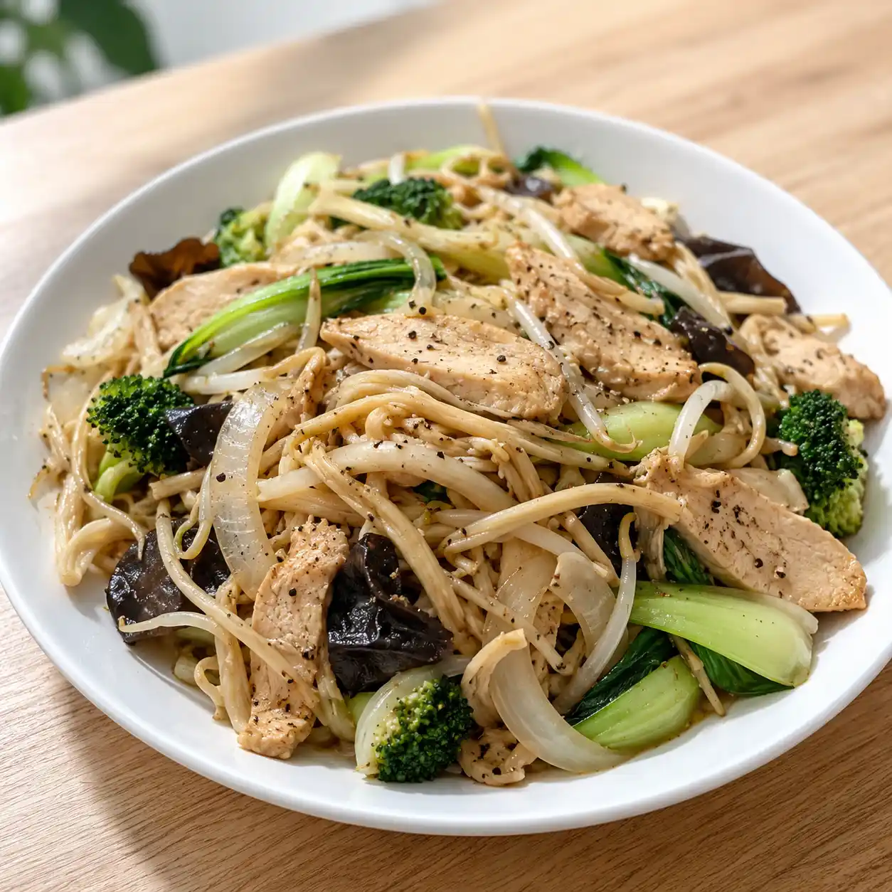 黑胡椒雞胸杏鮑菇絲麵