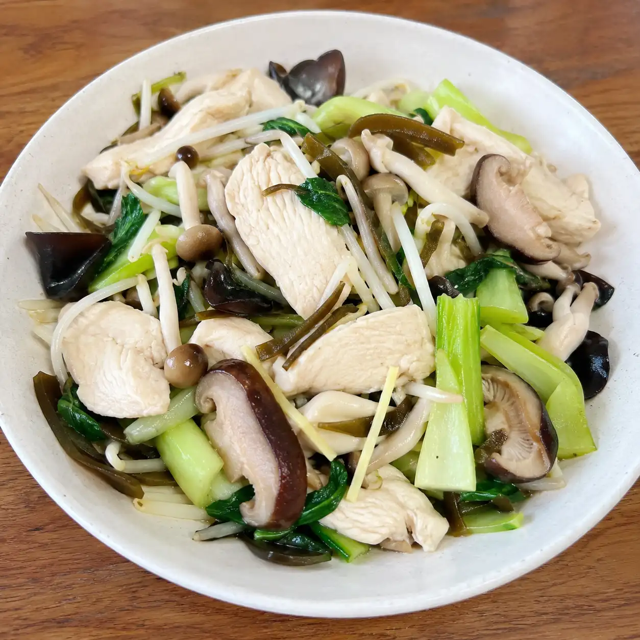 昆布雞胸海鮮菇小白菜