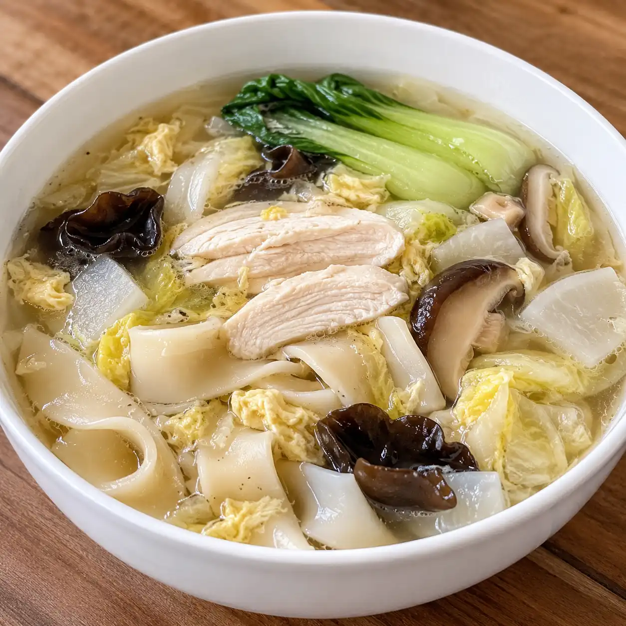 台式湯粄條風杏鮑菇寬絲雞湯