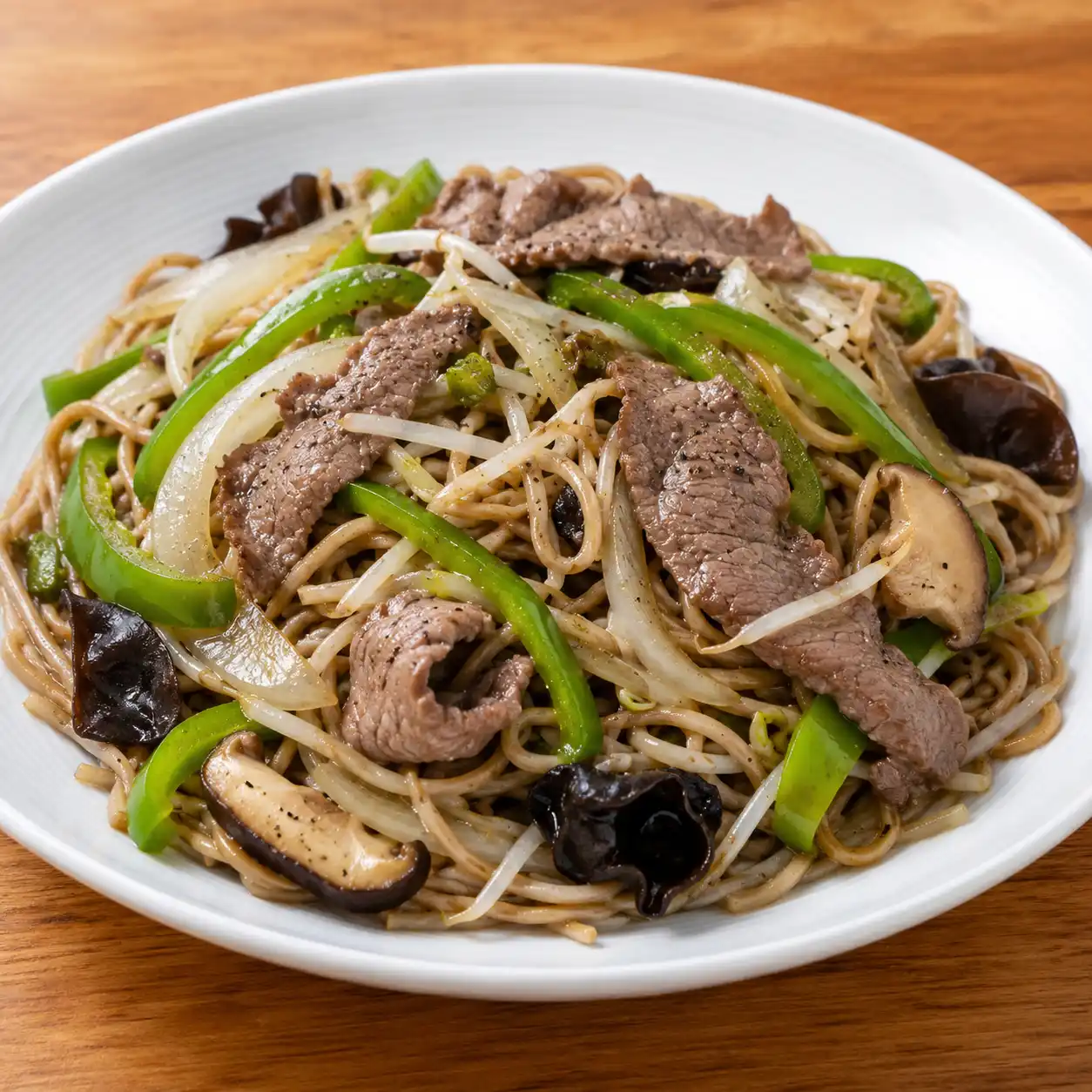 黑胡椒牛肉半份全穀炒麵