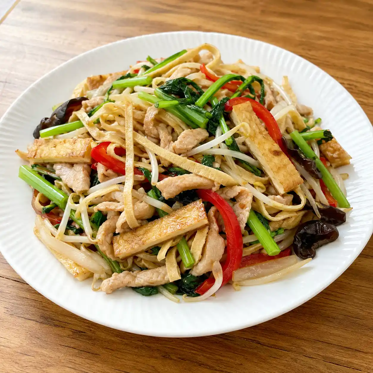 沙茶風豆干瘦肉豆皮絲炒麵