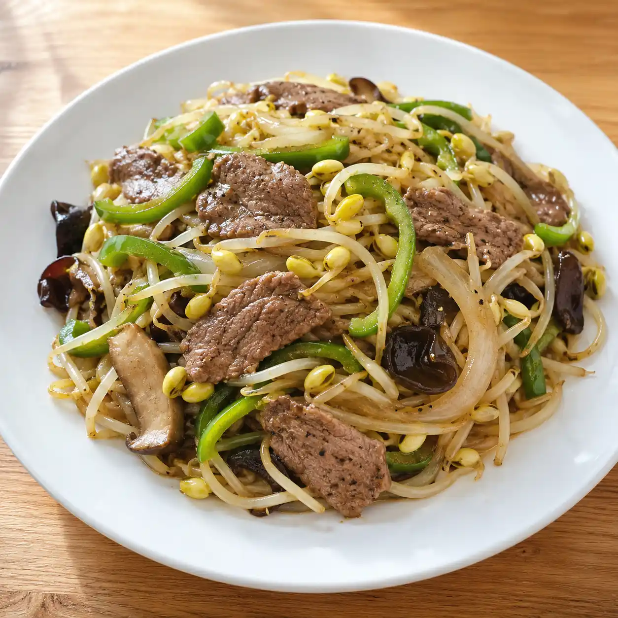 黑胡椒牛肉黃豆芽炒麵