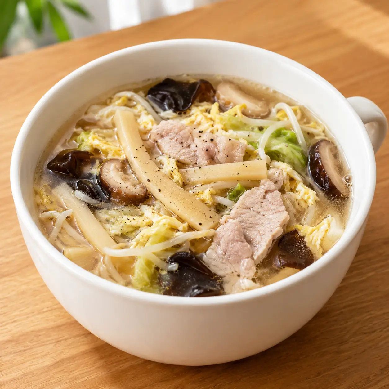 瘦肉筍絲木耳湯杯