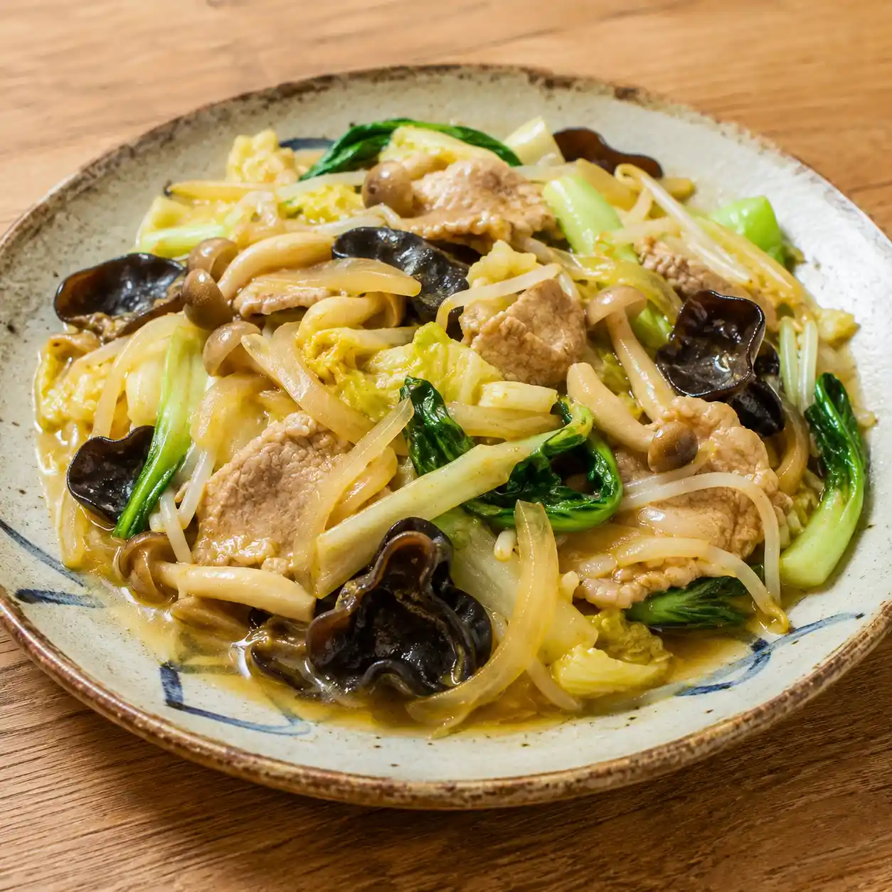 和風咖哩瘦肉洋蔥白菜盤