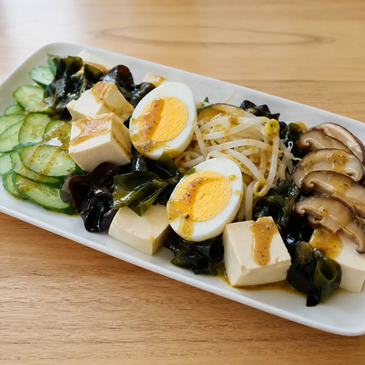 昆布咖哩豆腐海帶芽冷溫盤