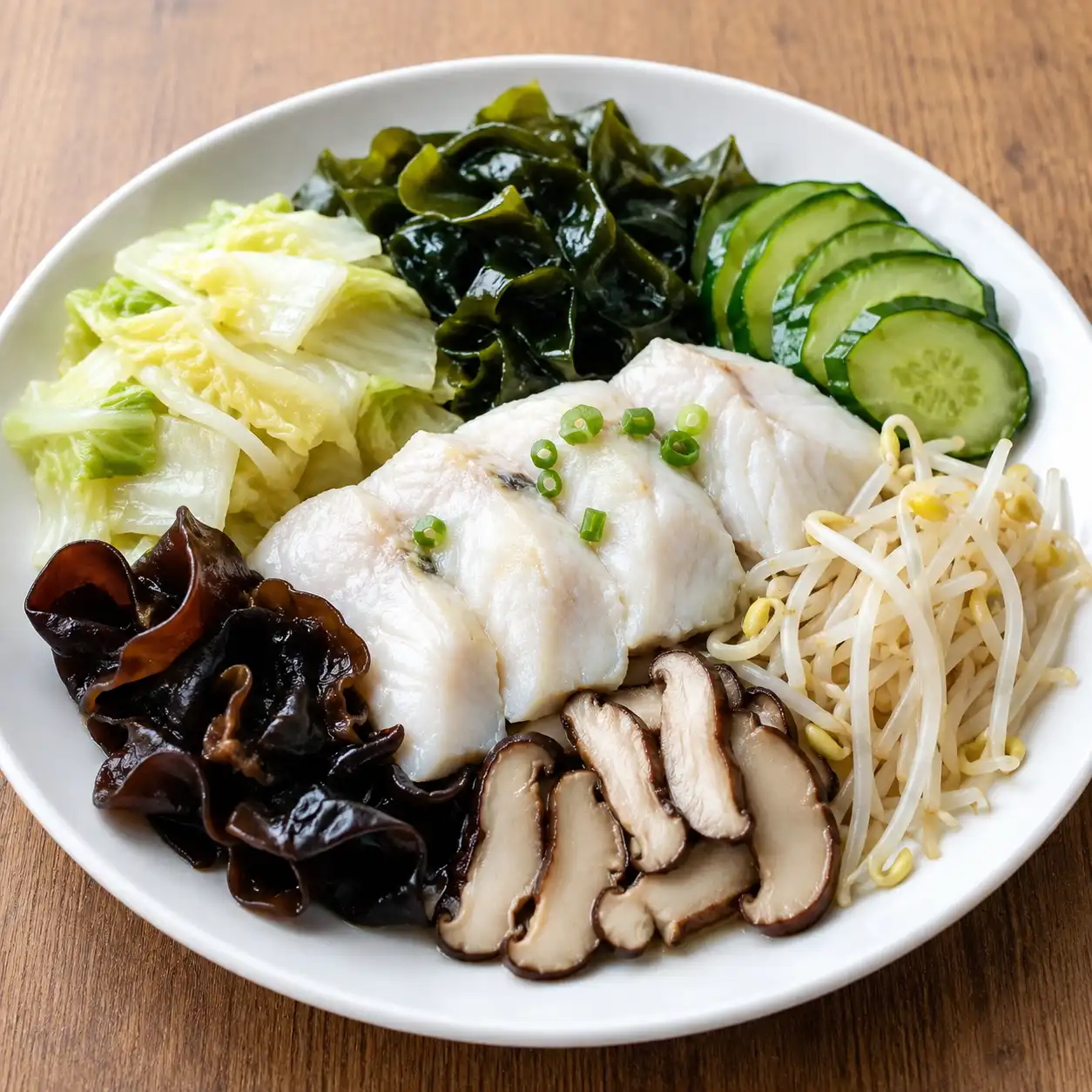鹽麴魚片海帶芽盤