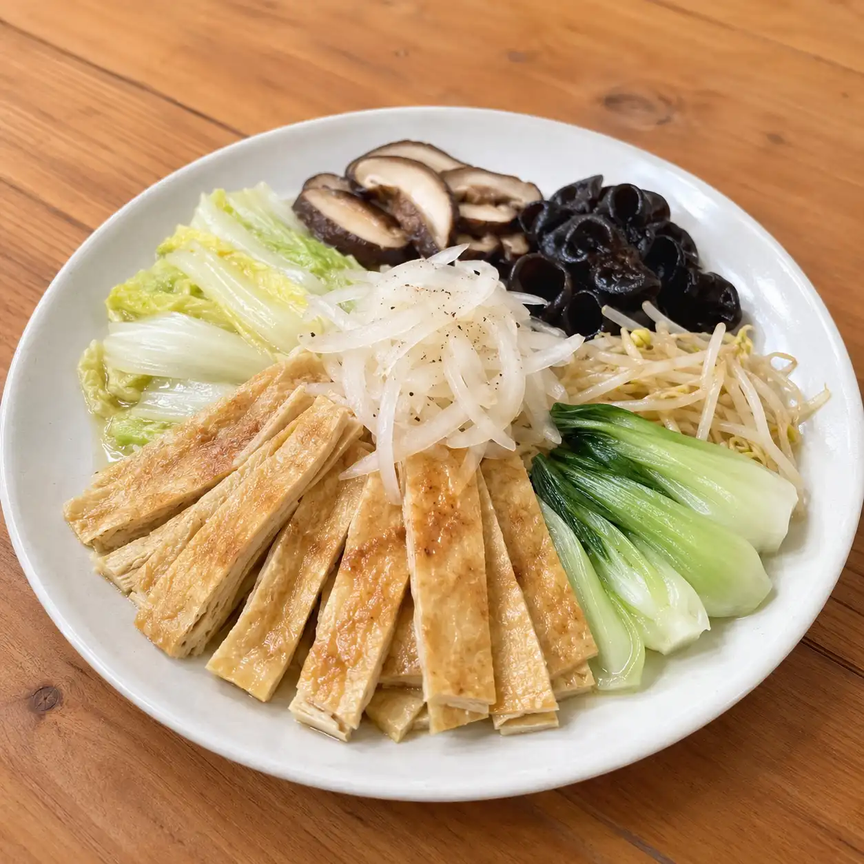 醋漬洋蔥豆皮白菜盤