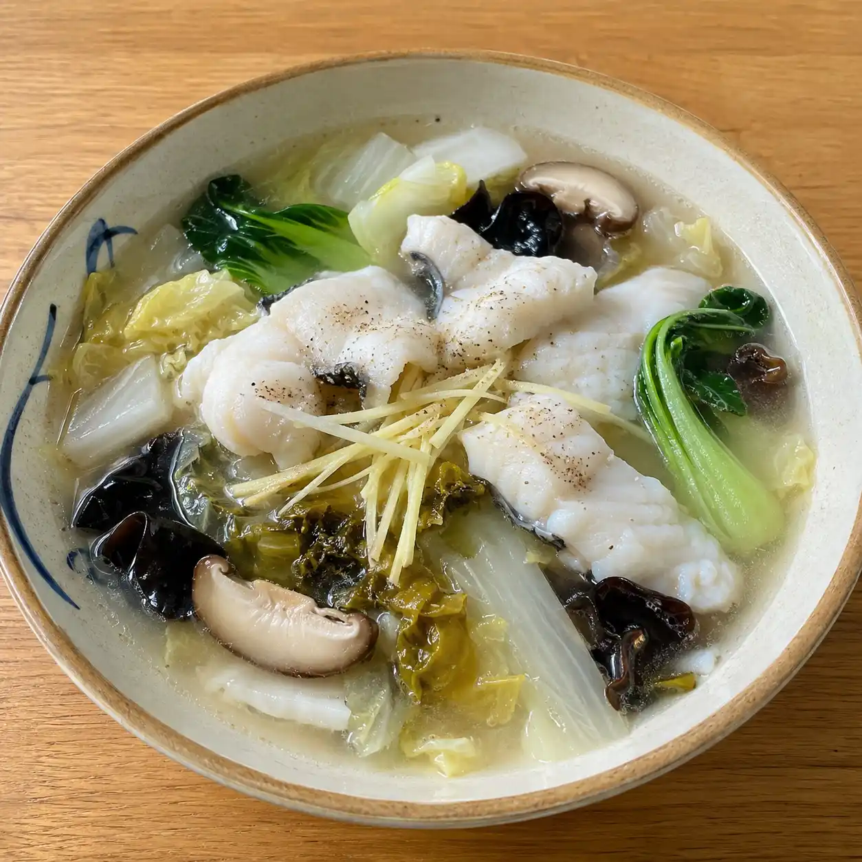 酸白菜魚片木耳清湯盤