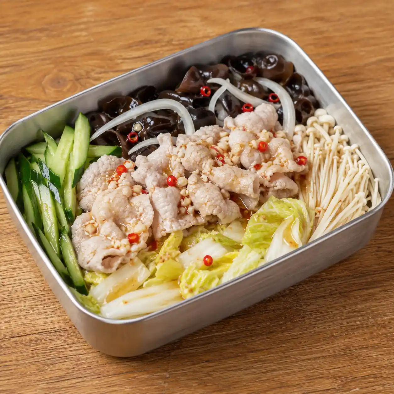 蒜辣醋漬瘦肉片菇菜餐盒