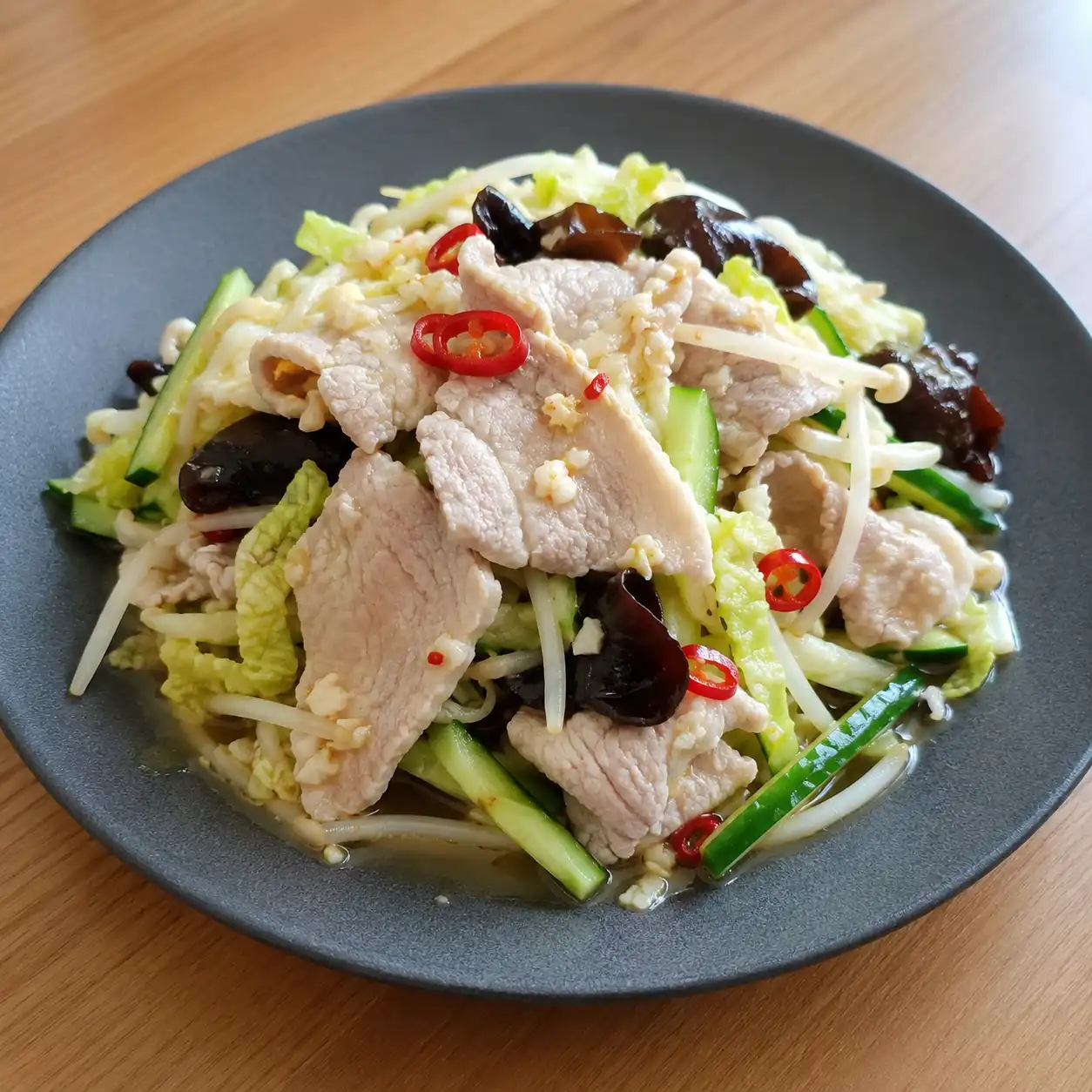 酸辣木耳瘦肉片冷拌