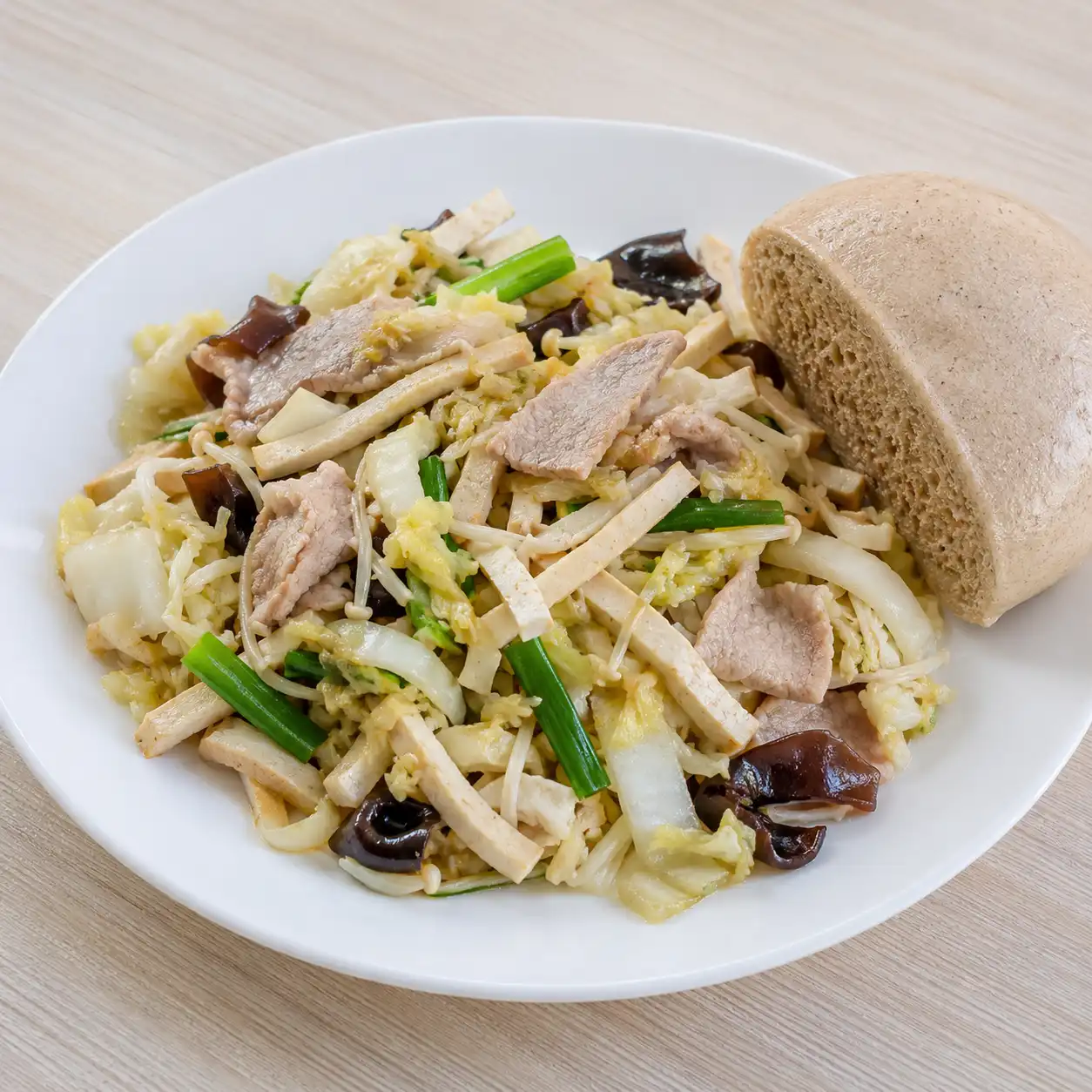 酸白菜瘦肉豆乾餡盤