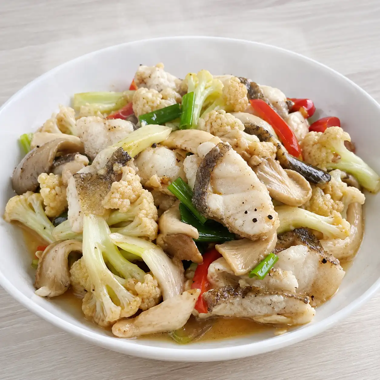 鱸魚白花椰雙鮮炒