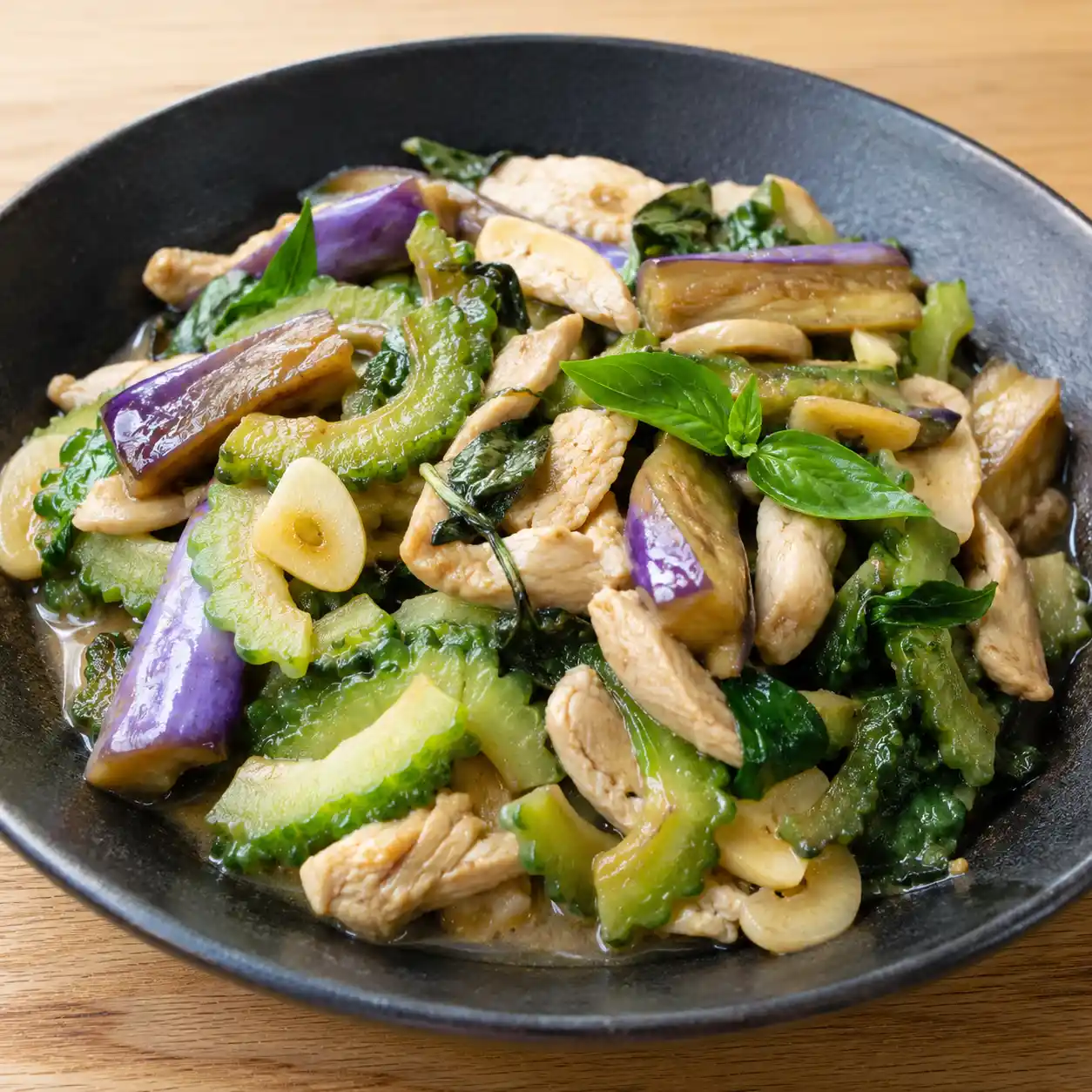羅勒雞肉片炒茄子