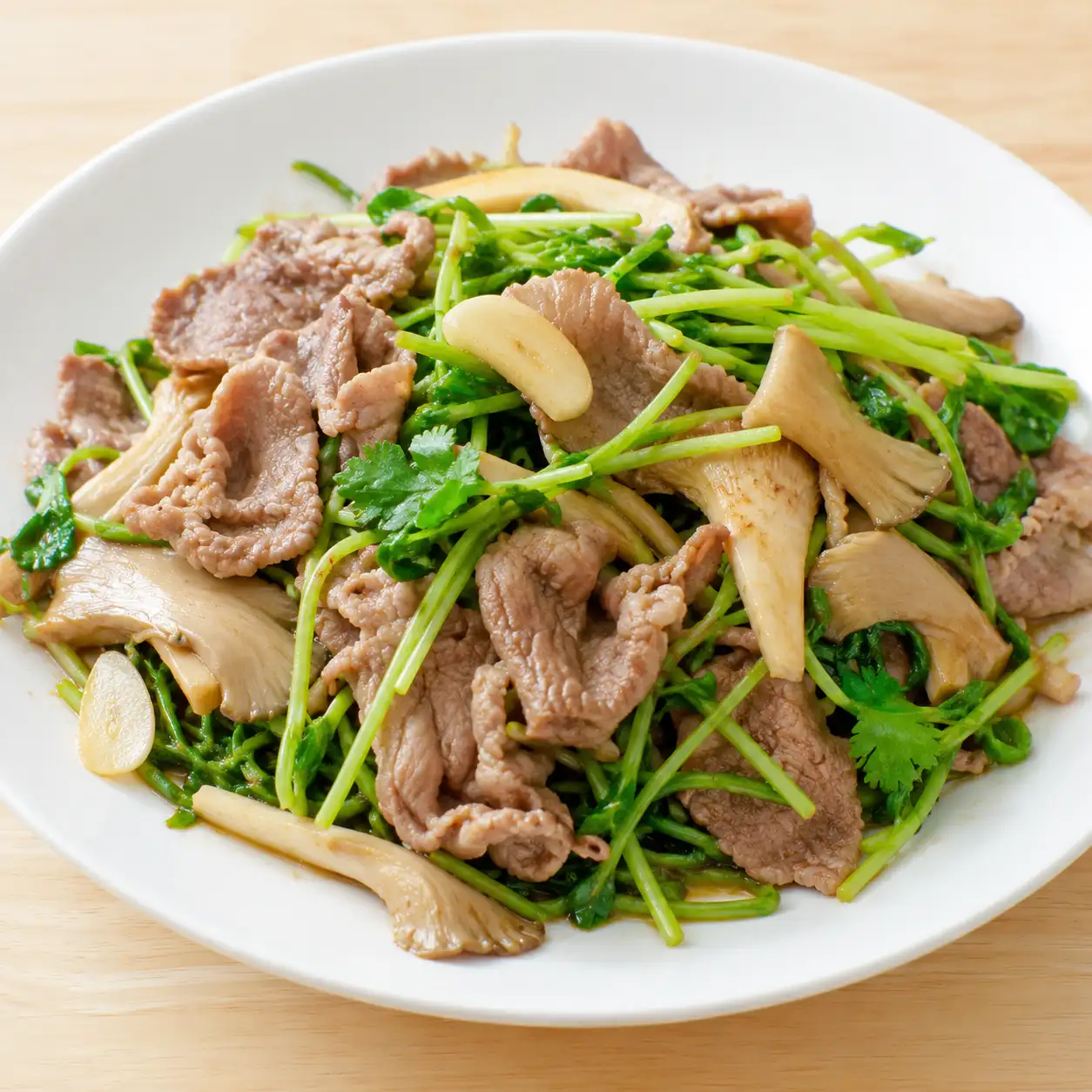 豆苗羊肉片小炒