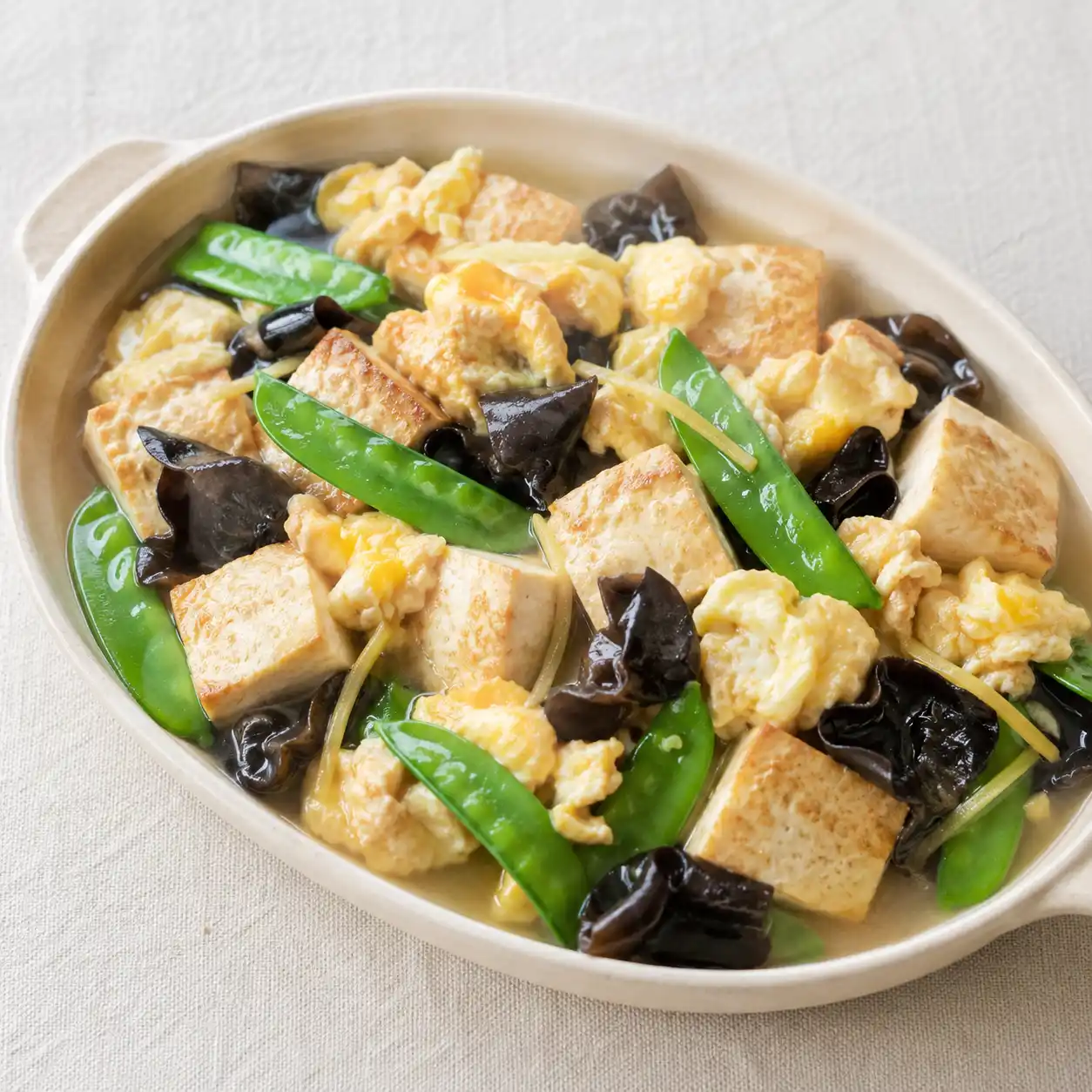 黑木耳板豆腐滑蛋
