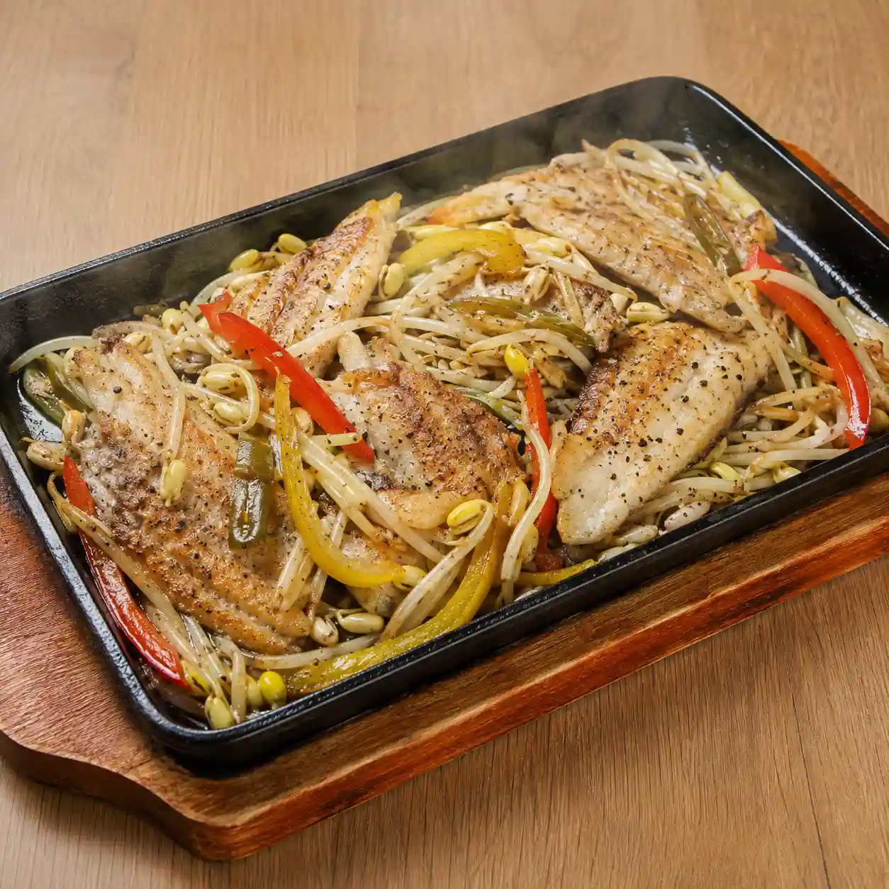 黑胡椒鐵板虱目魚黃豆芽